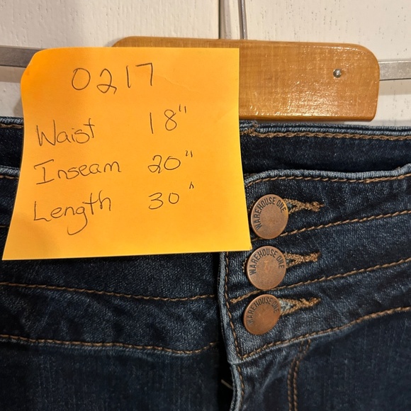 Warehouse One Size 16+ Bottoms Up Skinny Capri - Picture 2 of 13